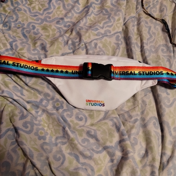 Love is Universal Fanny pack and heart coin purse - Picture 3 of 6